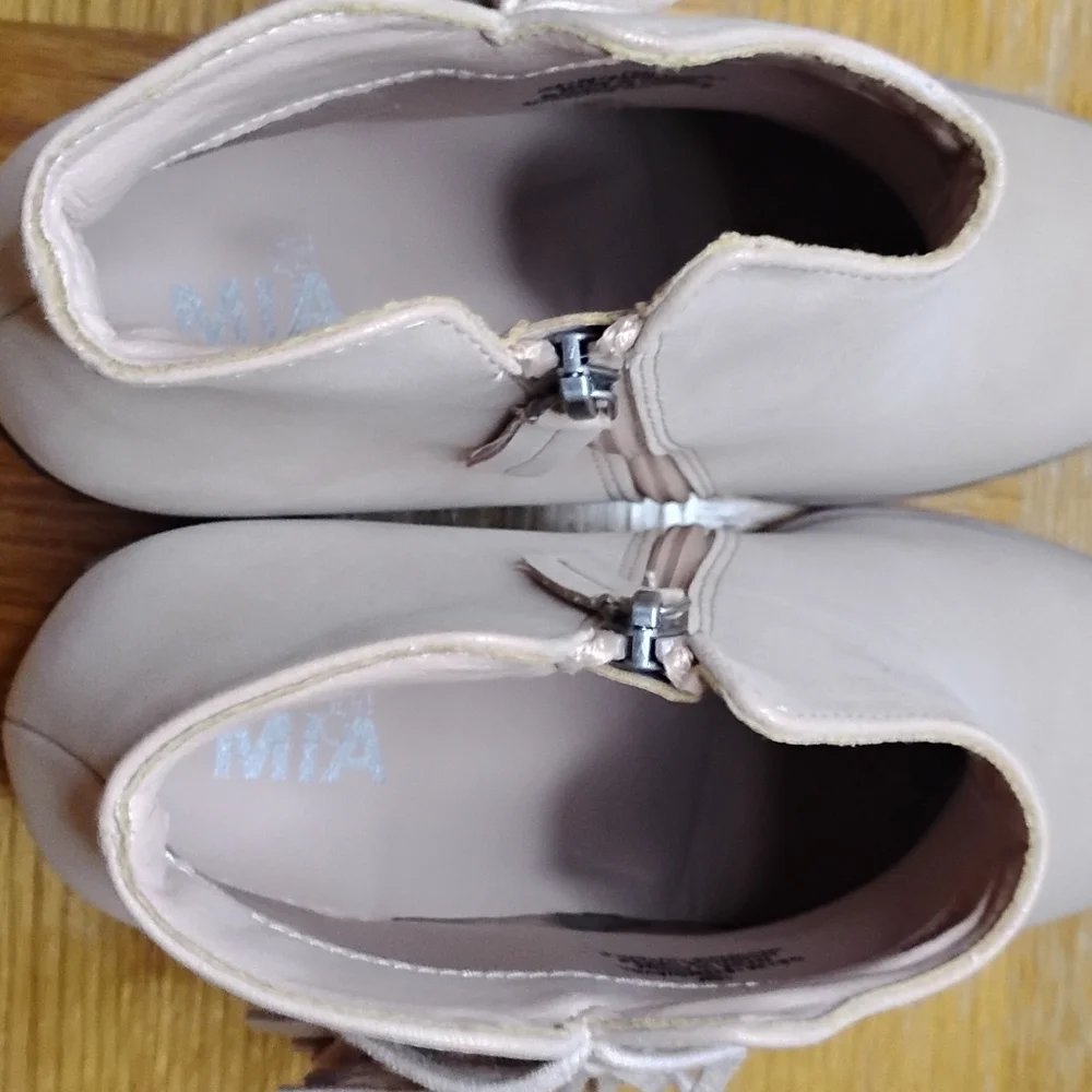 MIA Light Pink Ankle Booties - Picture 6 of 14